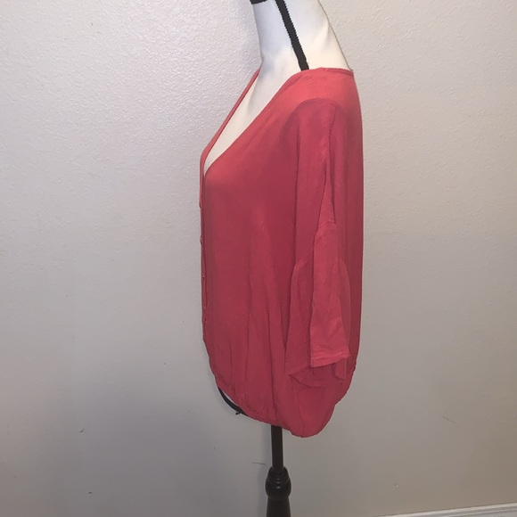 Forever 21 plus pink v-back short sleeve button down blouse - Picture 4 of 6